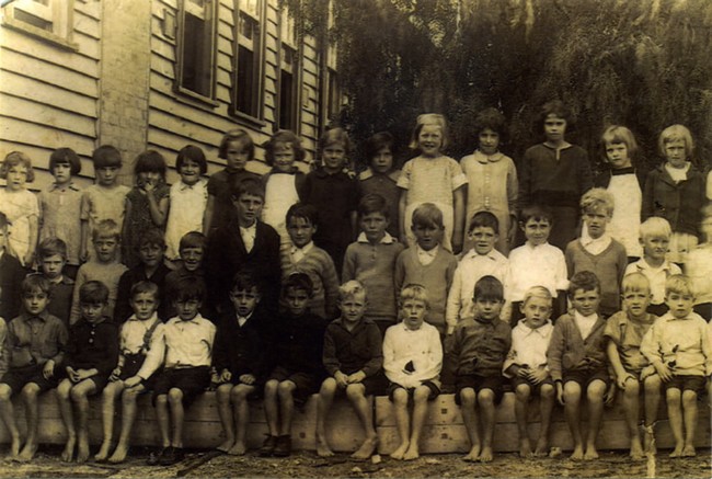School photo from Hamilton Hill School in 1932