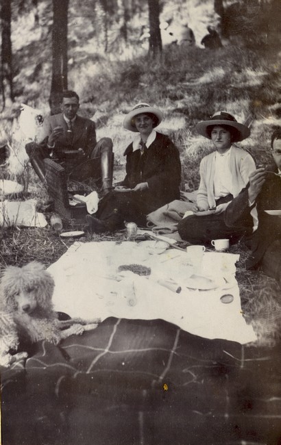 Victor and Verna Manning on a picnic. 