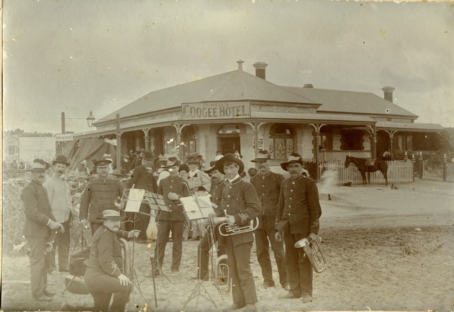 Local band at Old Coogee Hotel