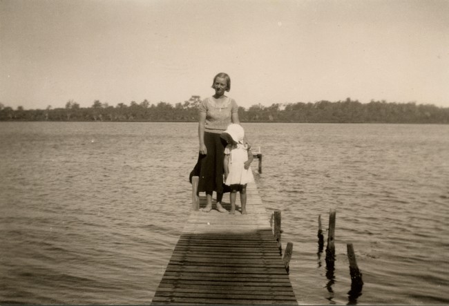 Ingvarson family at Bibra lake
